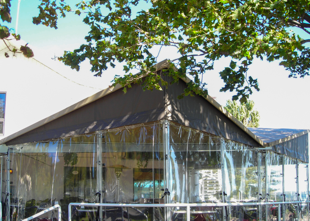 Auvent commercial - Commercial • Été