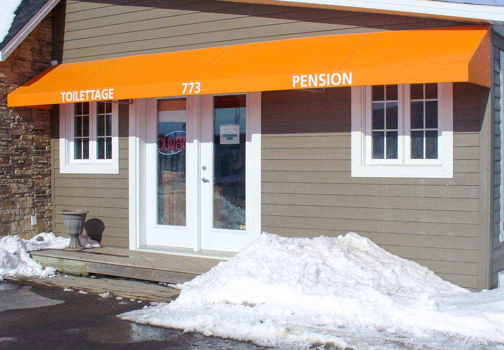 Auvent commercial - Commercial • Hiver