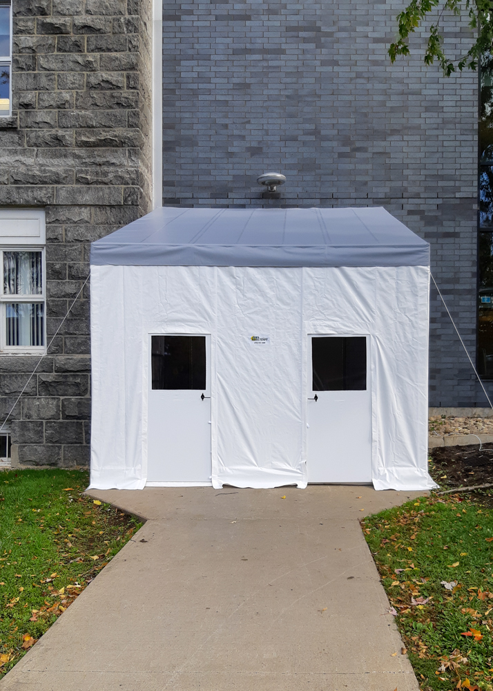 Auvent institutionnel - Commercial • Hiver