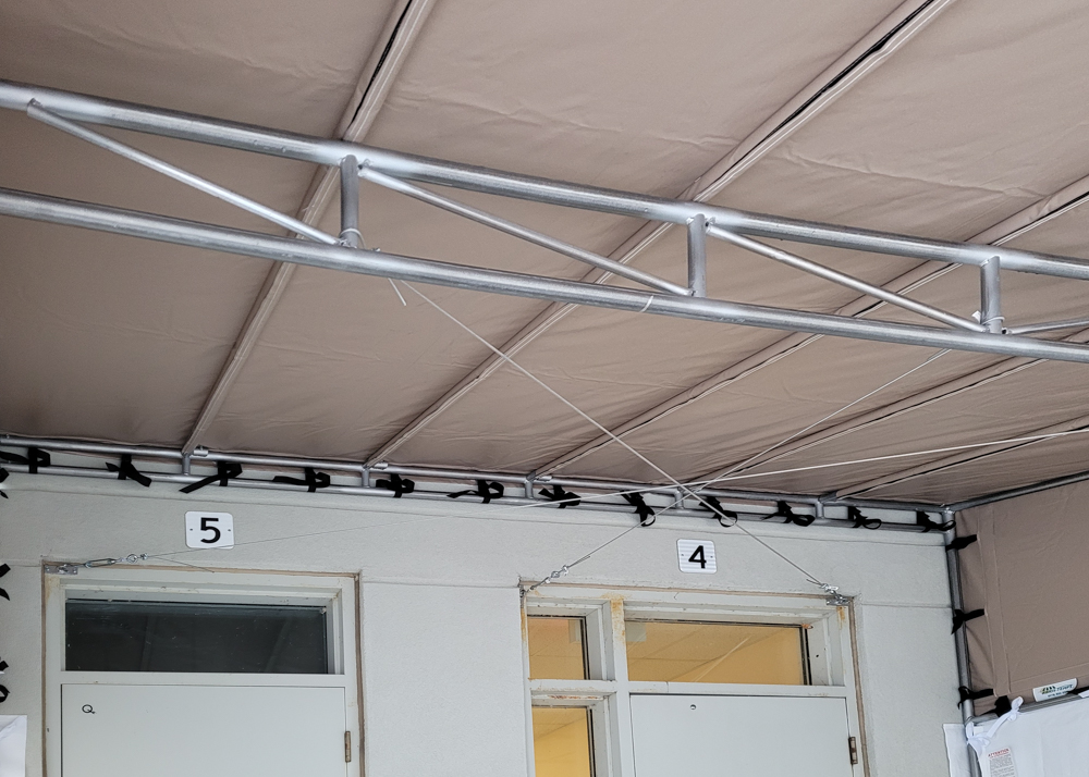 Auvent quatre saisons avec toile d'hiver - Commercial • Hiver