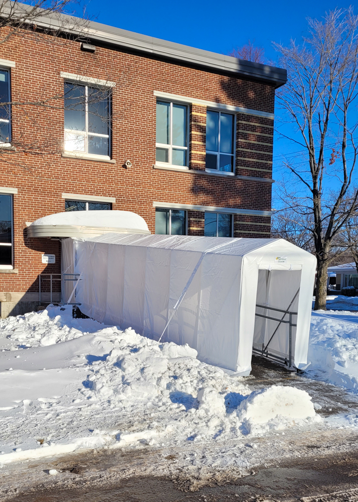 Passage pour entrée piétonnière - Commercial • Hiver