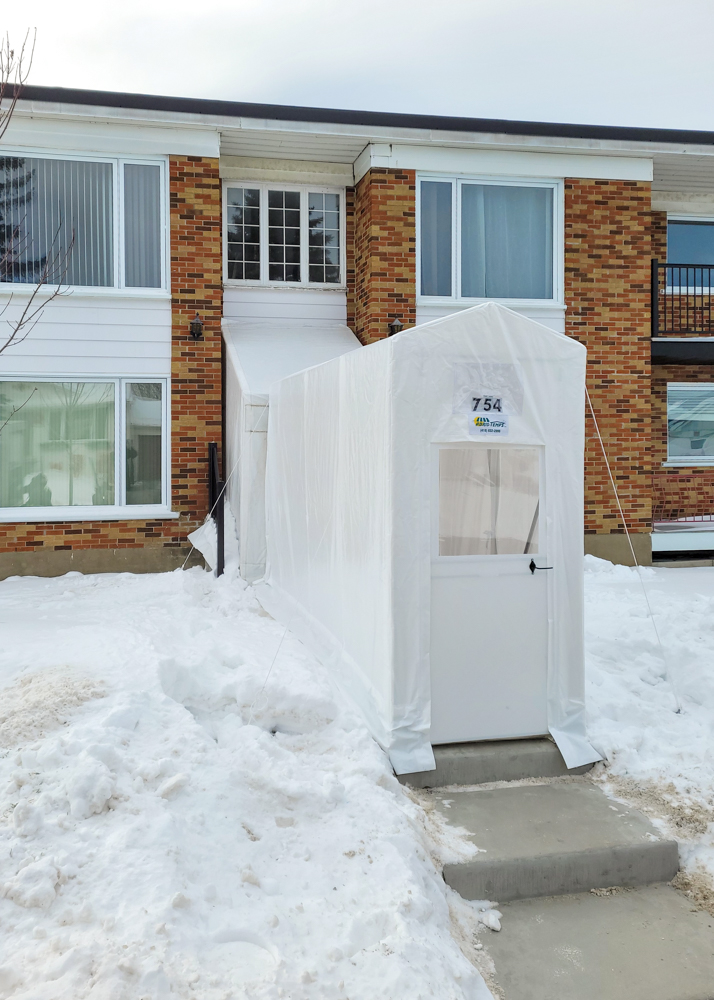 Passage pour entrée piétonnière - Commercial • Hiver