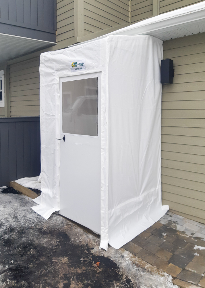 Portique avec porte rigide - Commercial • Hiver