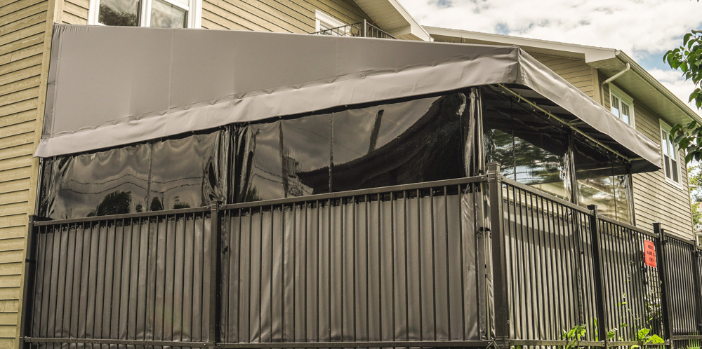 Auvent de patio 4-saisons avec rideau - Résidentiel • Été