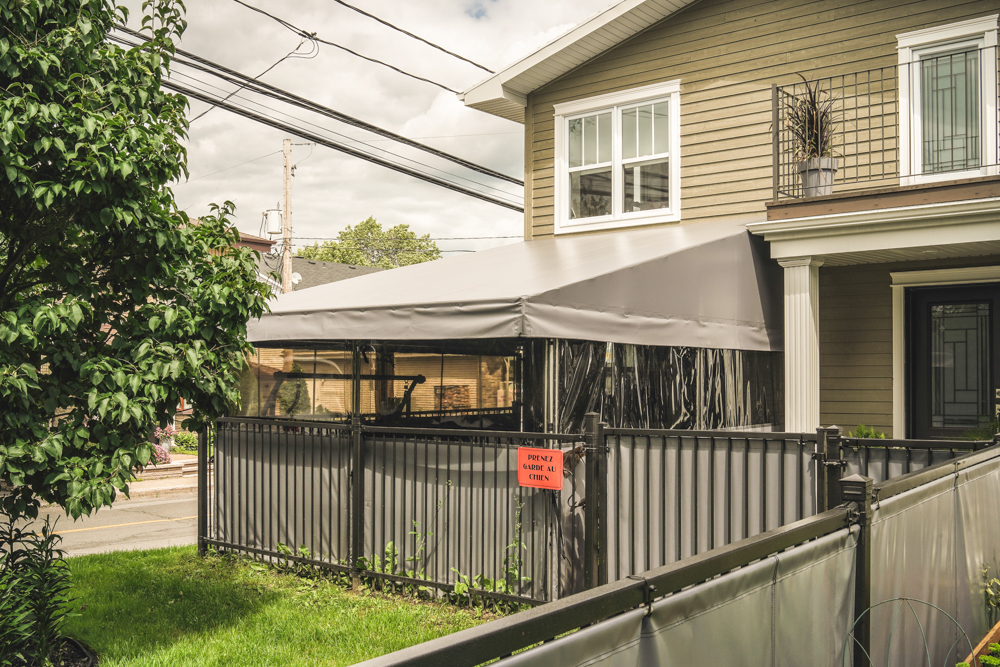 Auvent de patio 4-saisons avec rideau - Résidentiel • Été