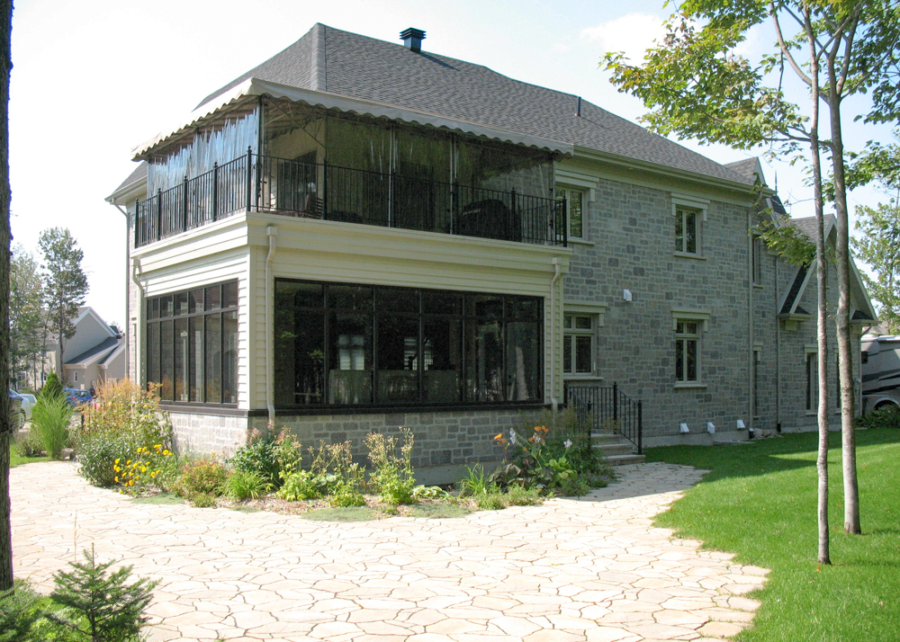 Auvent de patio avec rideau - Résidentiel • Été