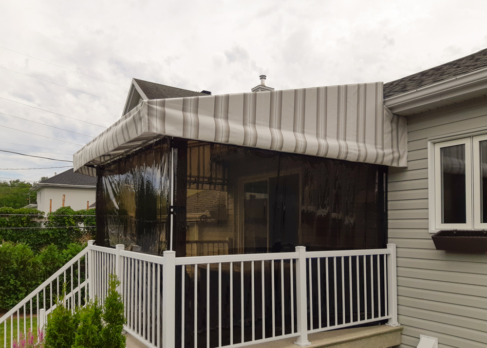 Auvent de patio fixe avec rideau - Résidentiel • Été