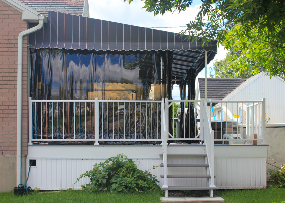 Auvent de patio fixe avec rideau - Résidentiel • Été