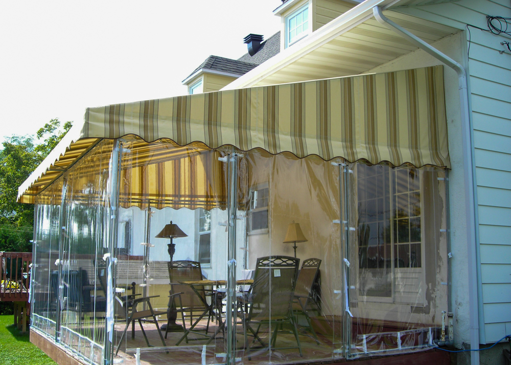 Auvent de patio fixe avec rideau - Résidentiel • Été