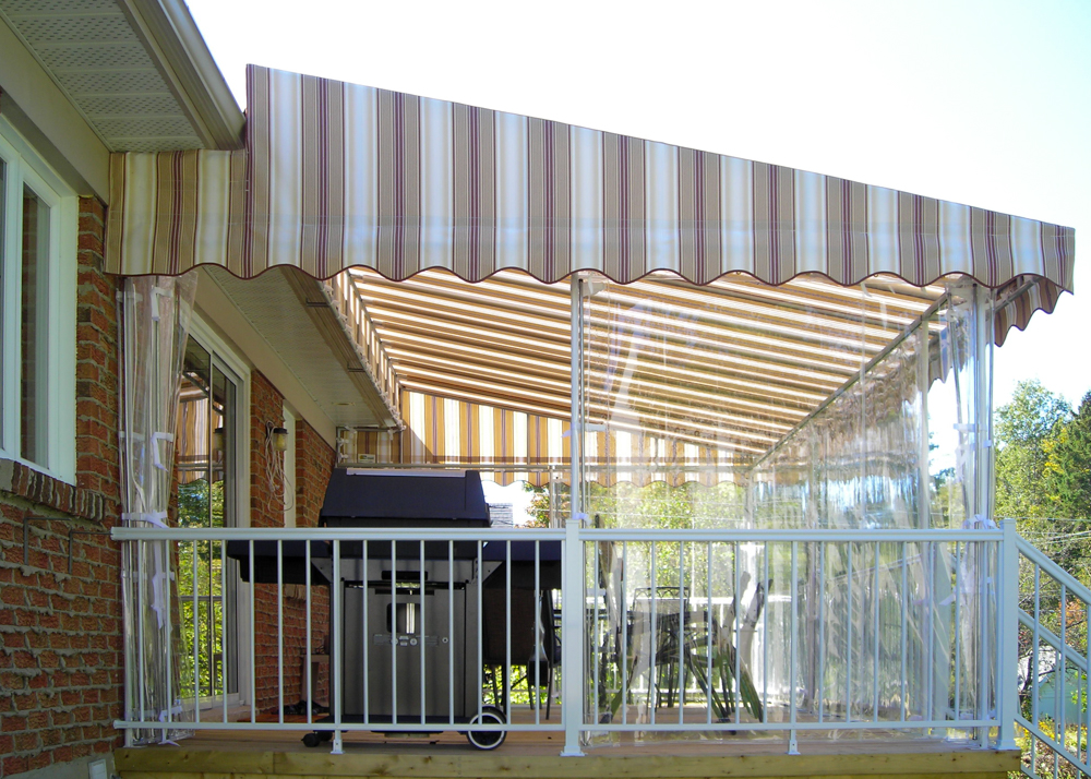 Auvent de patio fixe avec rideau - Résidentiel • Été