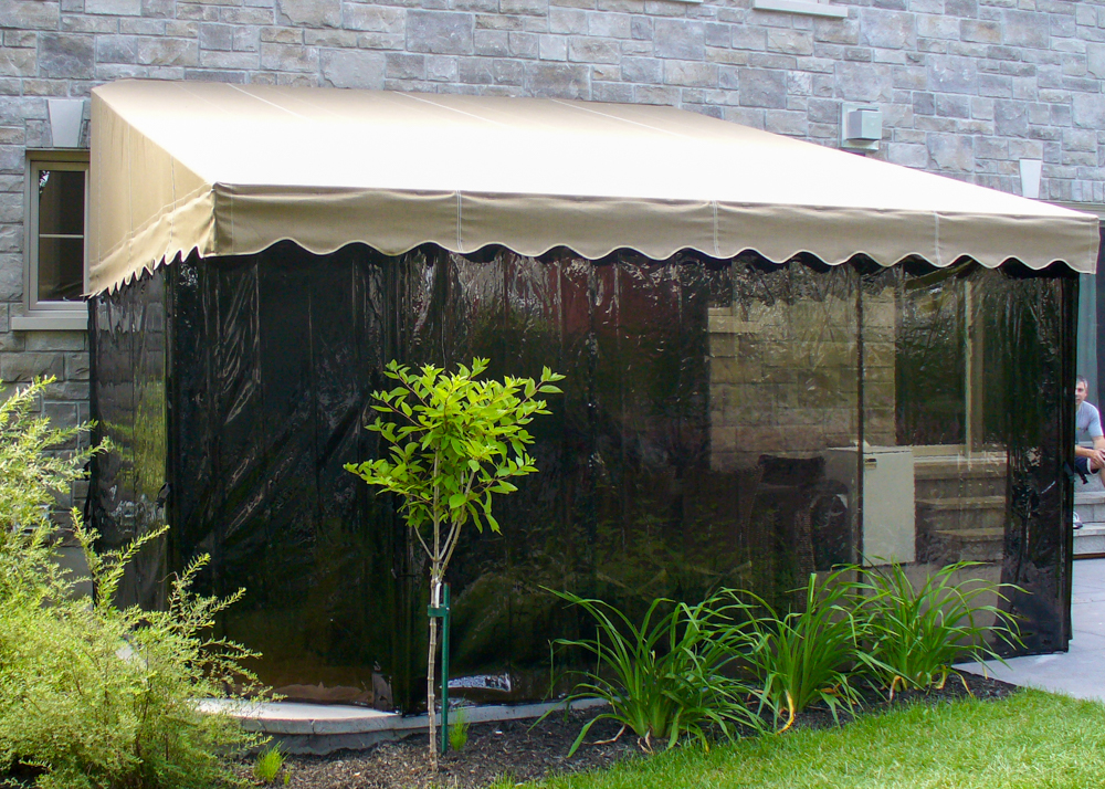 Auvent de patio fixe avec rideau - Résidentiel • Été