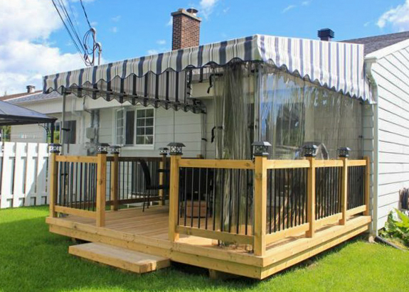 Auvent de patio fixe avec rideau - Résidentiel • Été