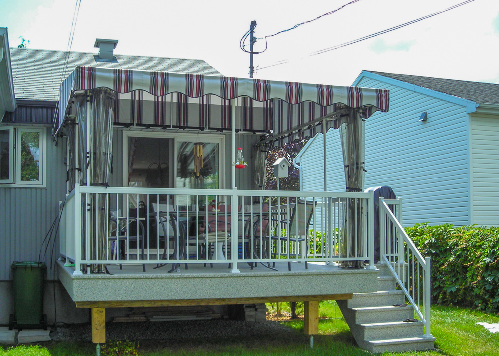 Auvent de patio fixe avec rideau - Résidentiel • Été