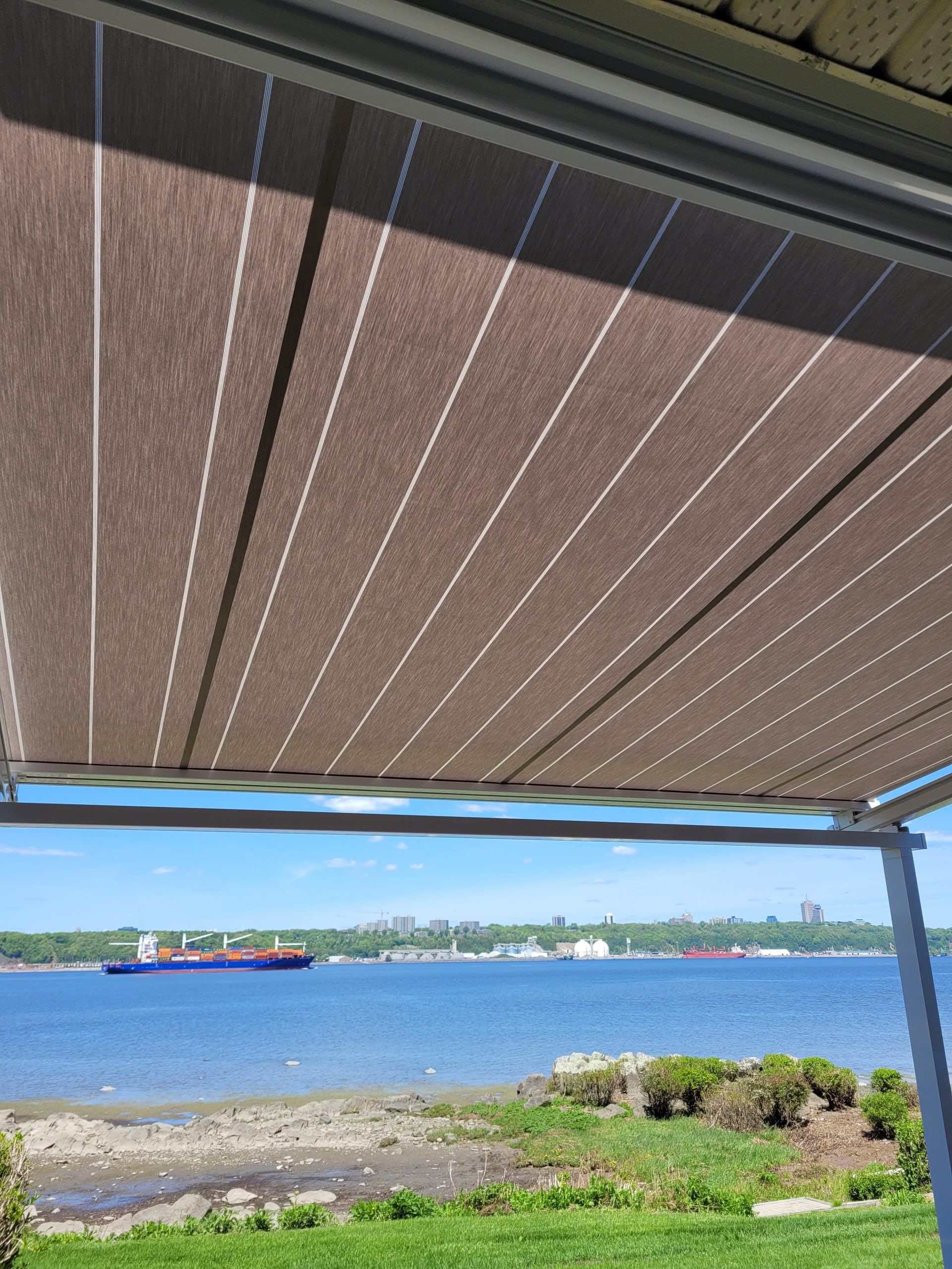 auvent rétractable - Résidentiel • Été