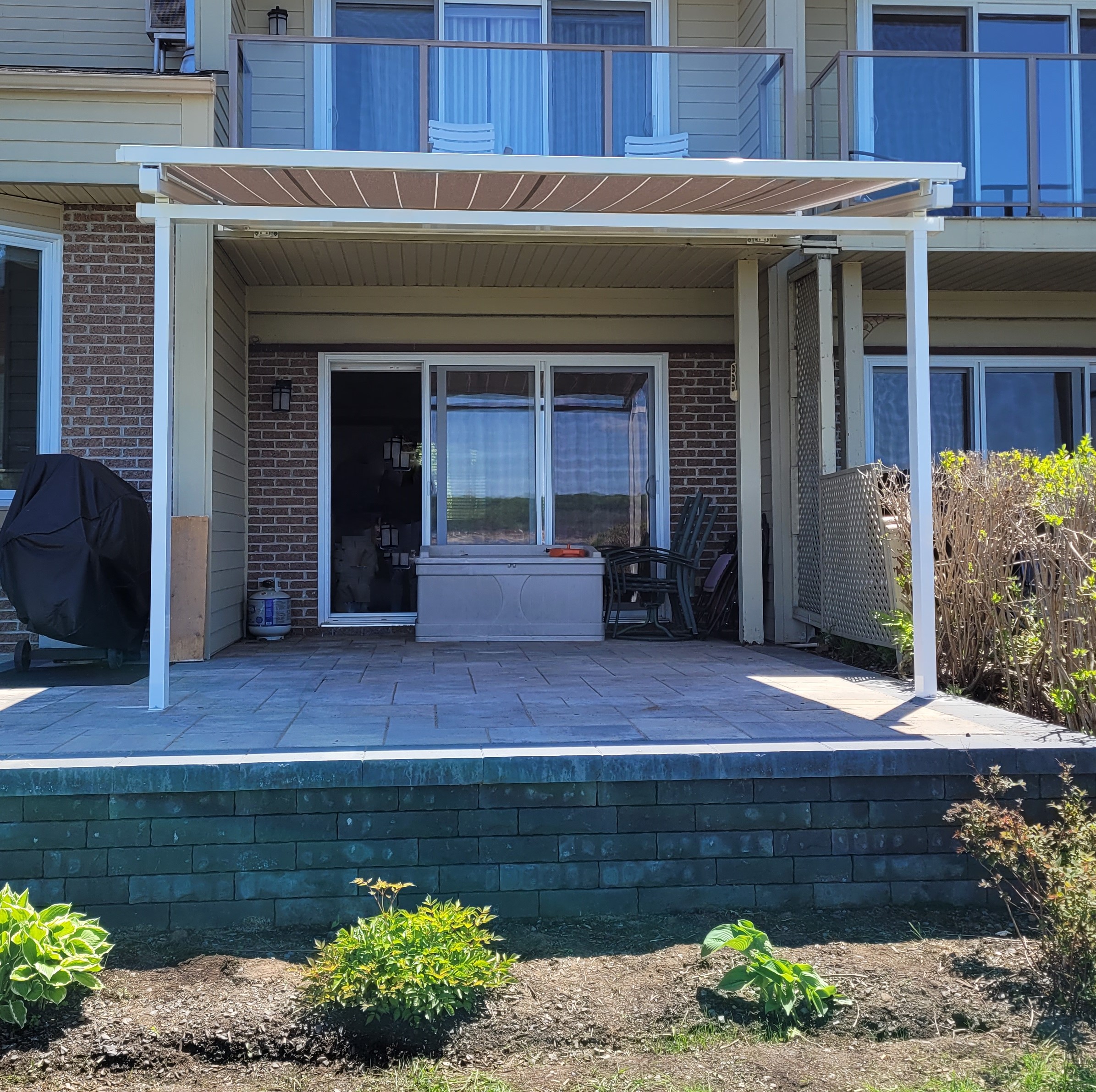 auvent rétractable - Résidentiel • Été