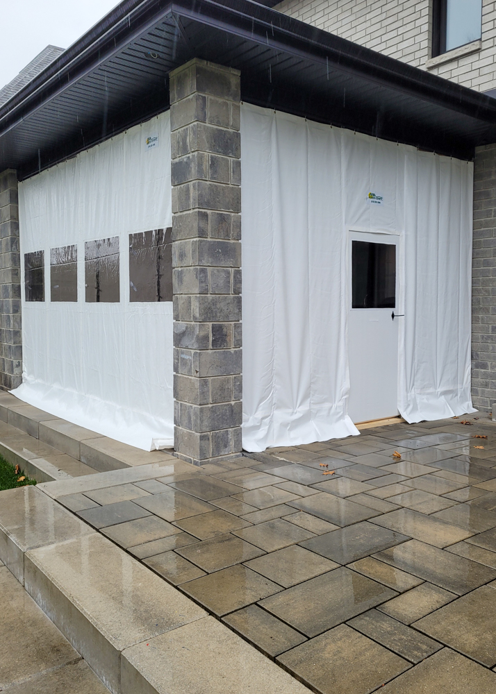 Toile plate avec fenêtres et porte rigide - Résidentiel • Hiver