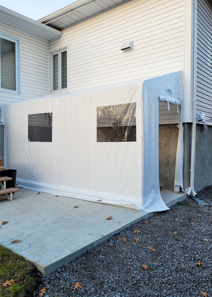 Portique avec fenêtre - Résidentiel • Hiver