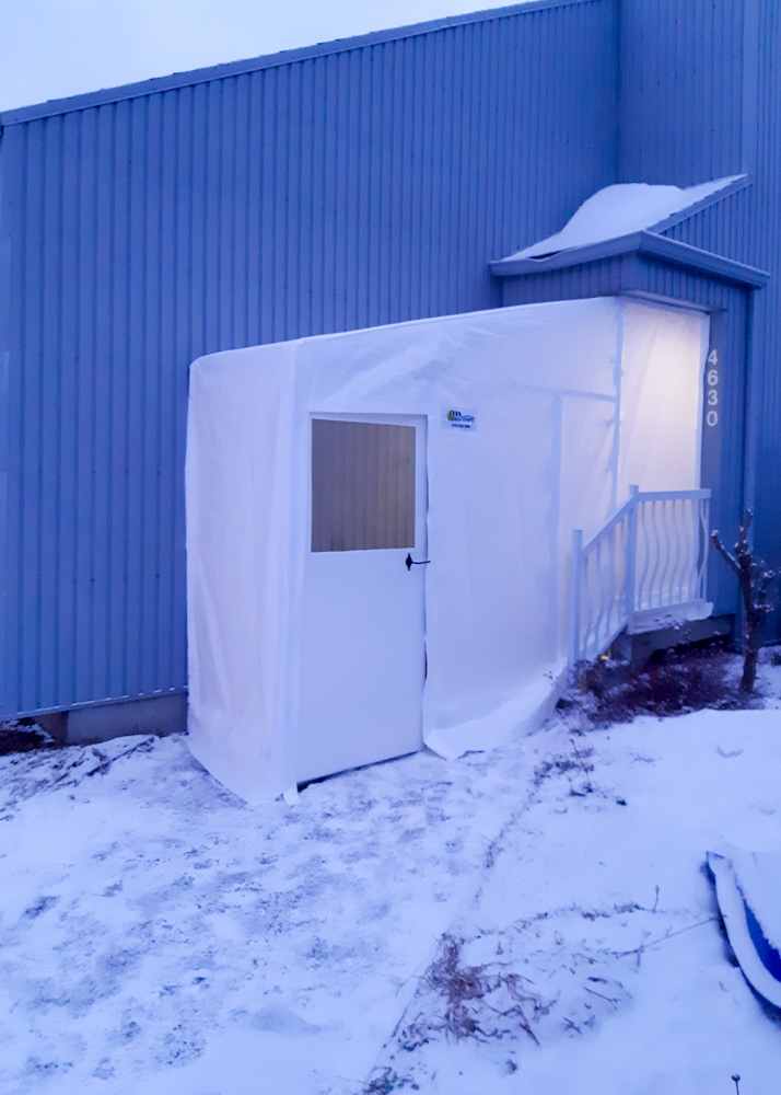 Portique avec porte rigide - Résidentiel • Hiver