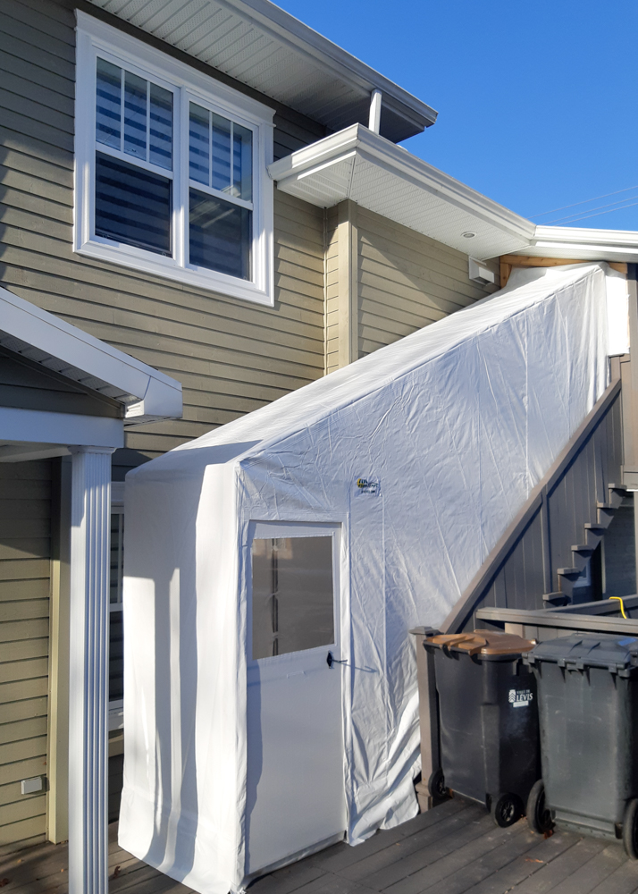 Portique avec porte rigide - Résidentiel • Hiver