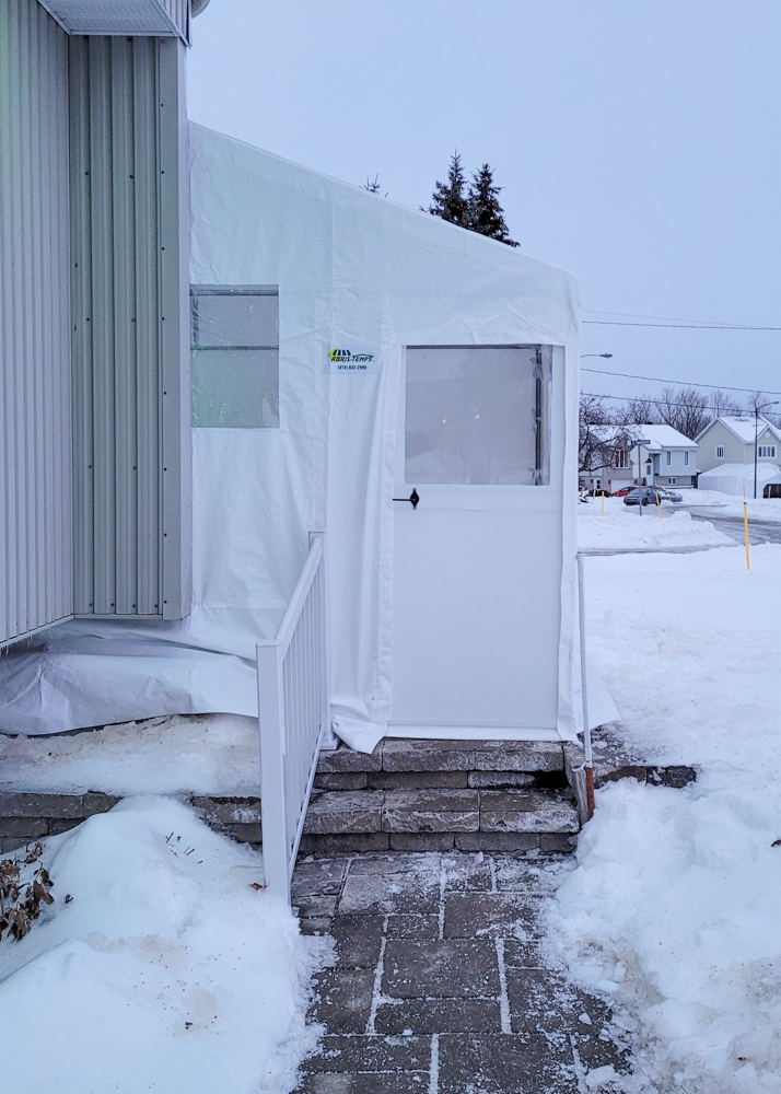 Portique avec porte rigide - Résidentiel • Hiver