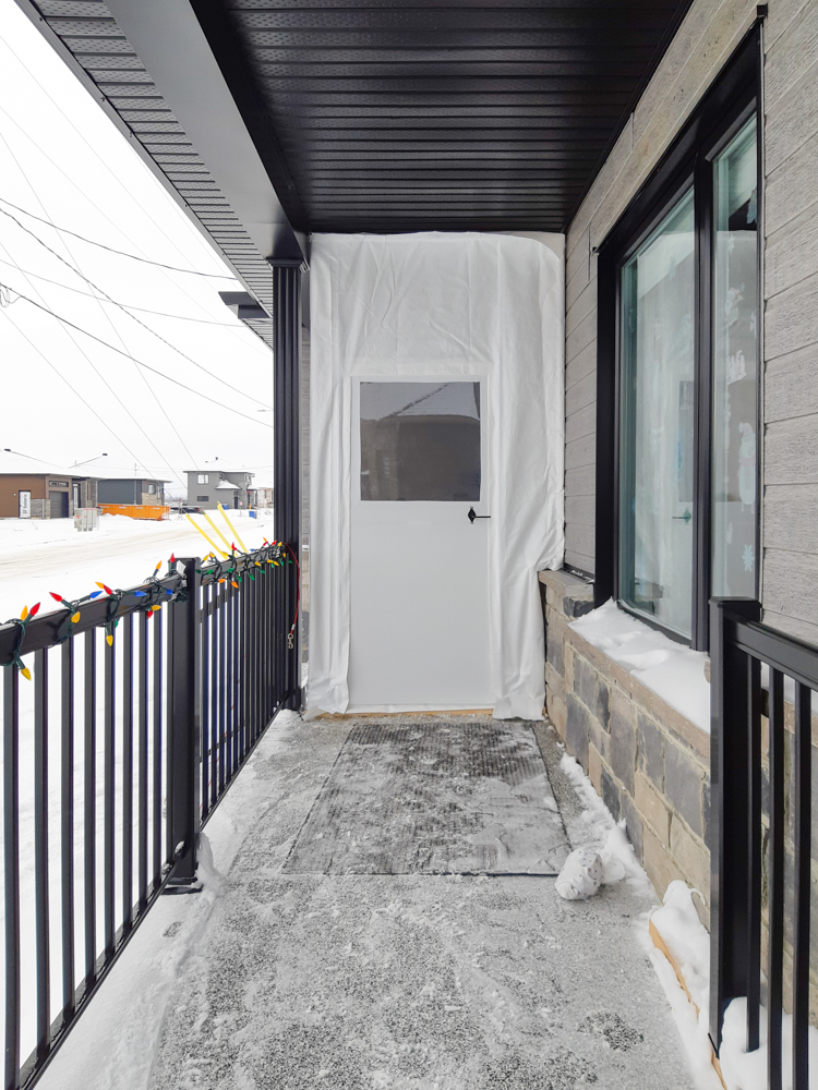 Portique avec porte rigide - Résidentiel • Hiver