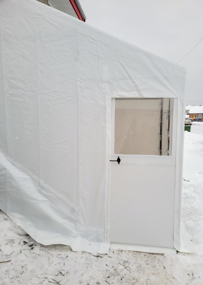 Portique avec porte rigide - Résidentiel • Hiver