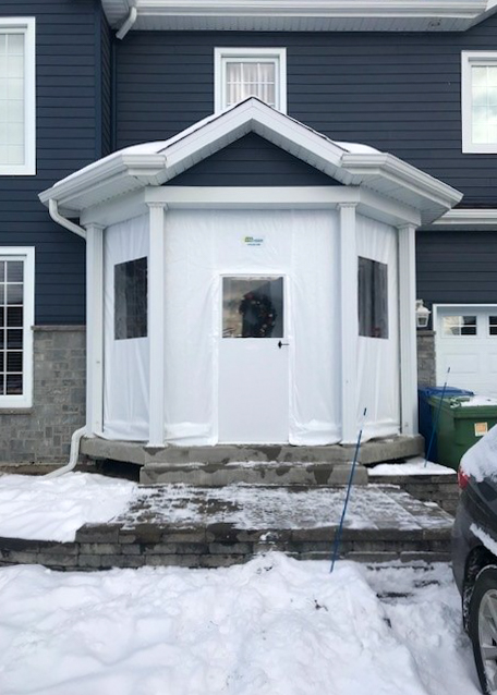 Toile de galerie avec fenêtre - Résidentiel • Hiver